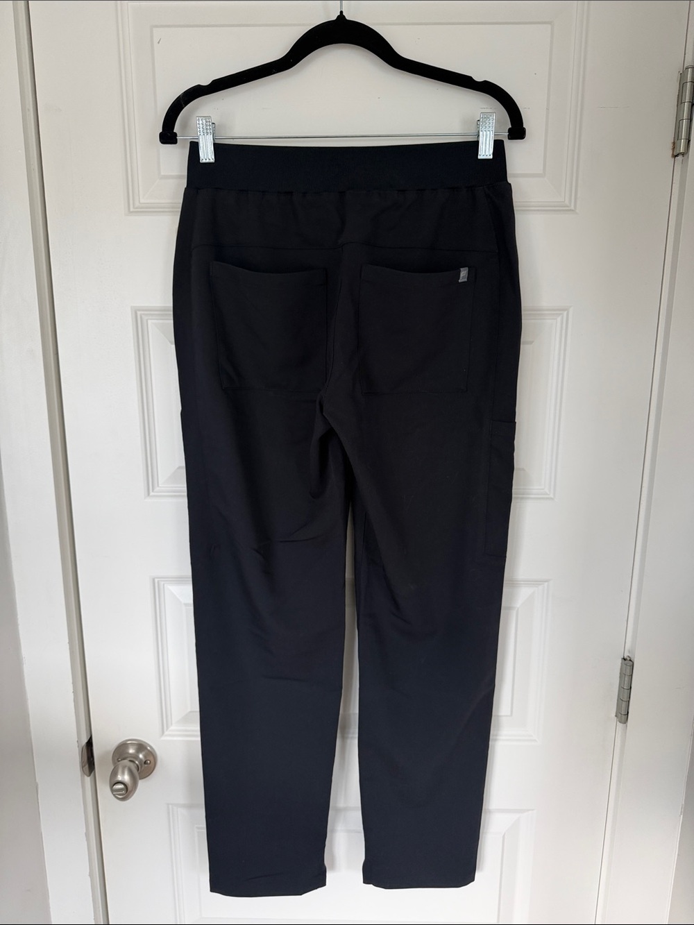 NWT Fabletics Women’s Ion Scrub Pants with Side Pocket - Picture 3 of 5